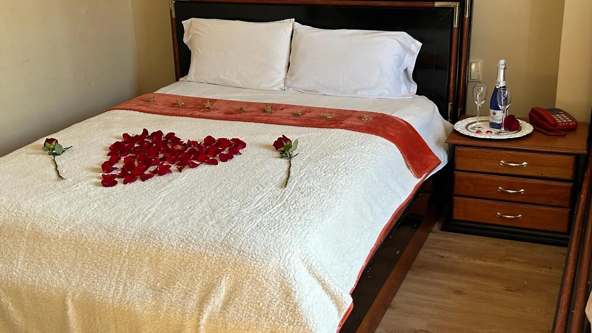 Hostal Casa Franciscana 키토